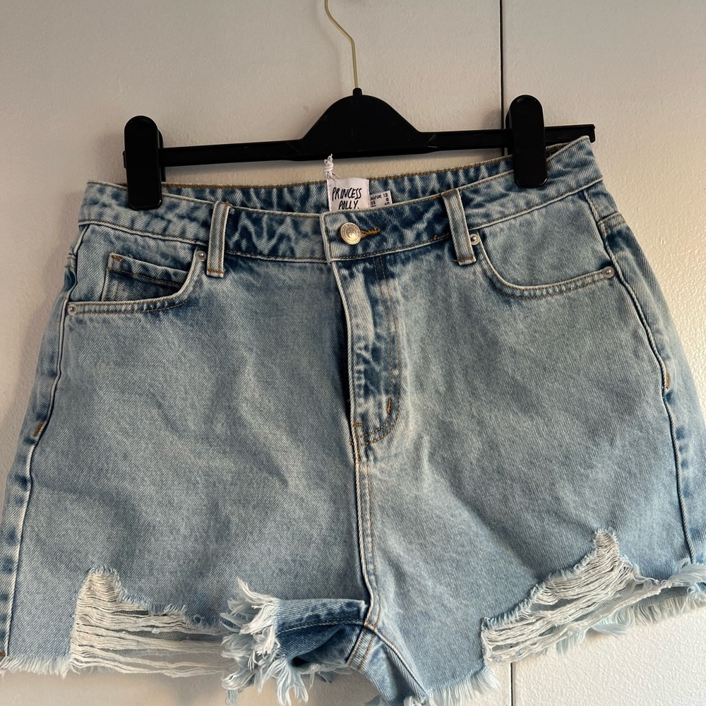 Princess Polly never been worn Jean shorts